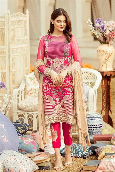 replica clothing wholesale suppliers in lahore|master replica dresses online.